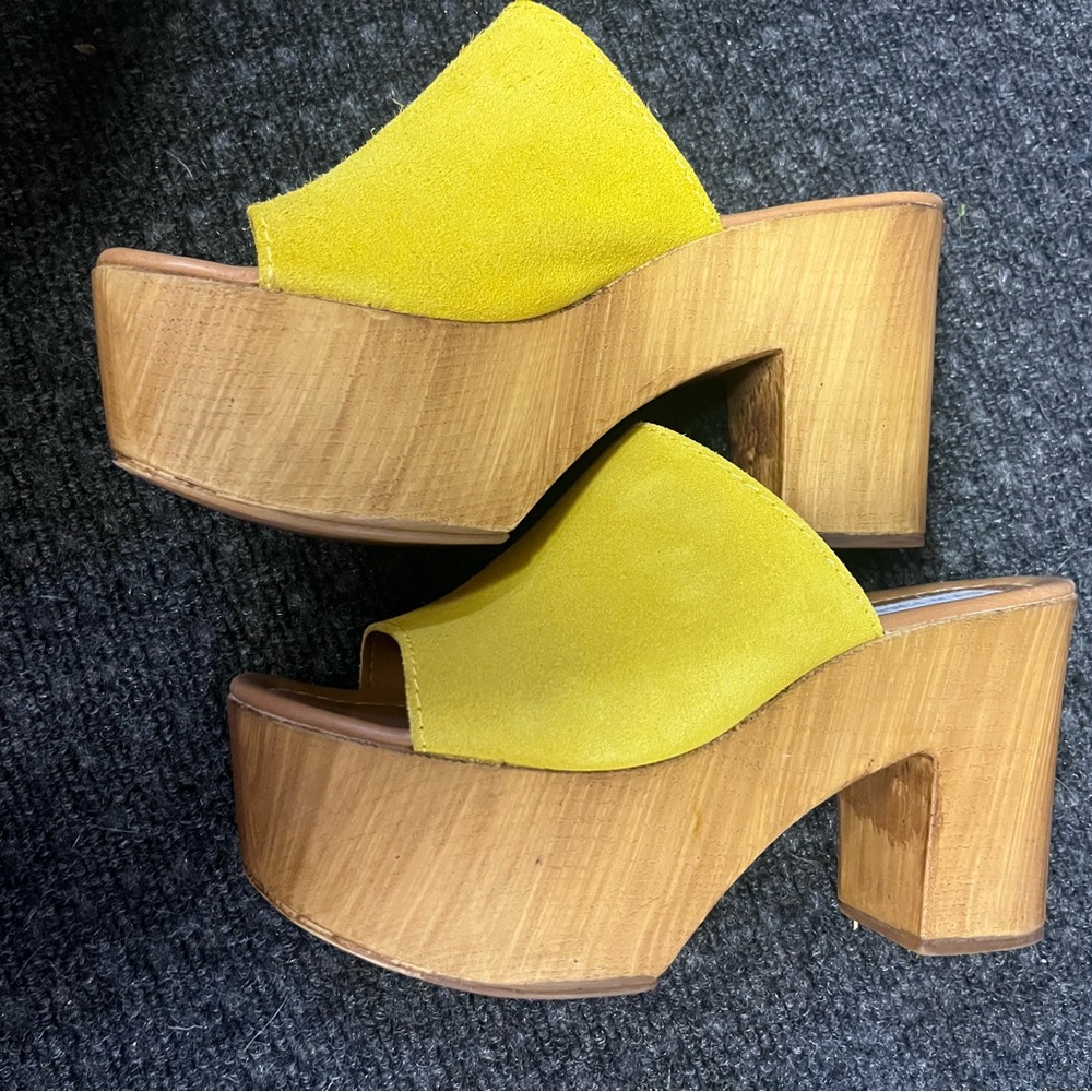 Steve Madden - Bold Yellow Sandals with Chunky Wooden Platform